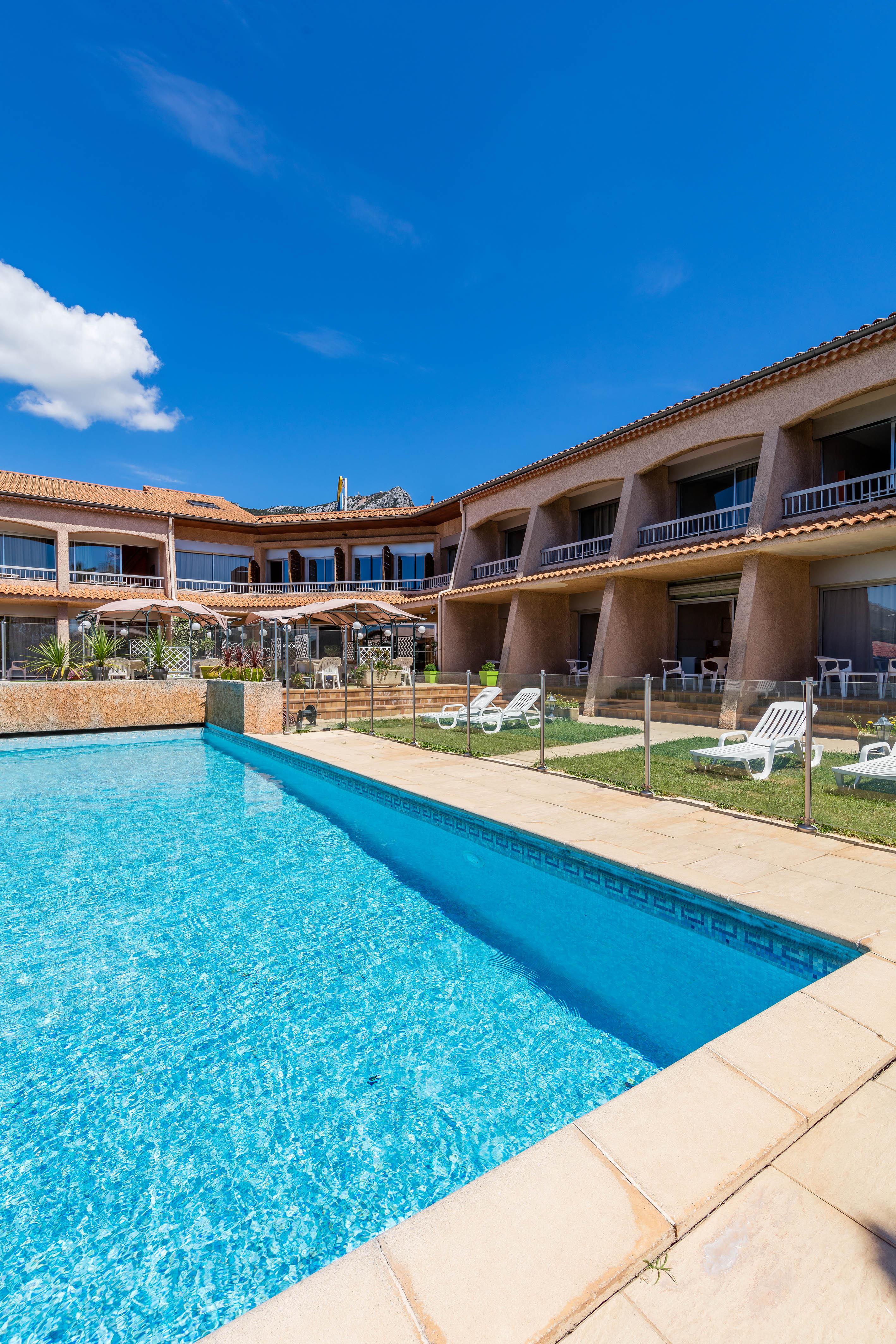 Noemys Toulon La Valette - Hotel Restaurant Avec Piscine Kültér fotó